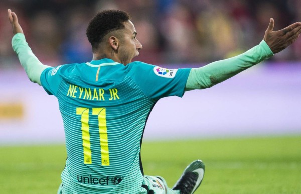 Neymar da la mala noticia en el Barcelona