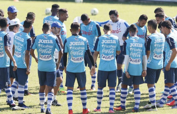 Honduras afina su puntería para el amistoso ante Belice