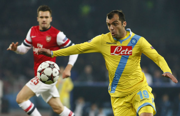 Napoli se queda a un gol del milagro y Arsenal pasa como segundo