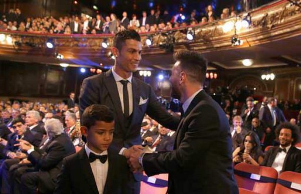 Cristiano Ronaldo se lleva nuevamente el premio The Best