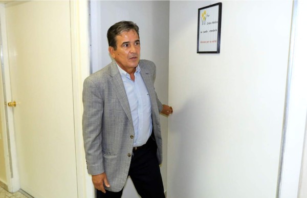 Pinto visitó a Chelato Uclés en la clínica