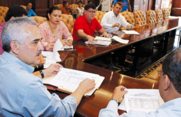 El lunes sigue lucha contra el dengue