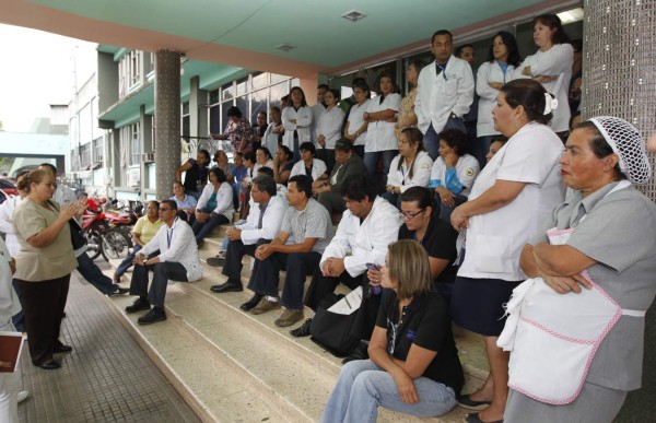 Empleados de Salud y el Registro de las Personas, a paro de labores