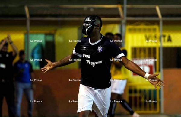 Colombiano Yerson Gutiérrez del Honduras Progreso celebra gol como la 'Pantera' Alberth Elis