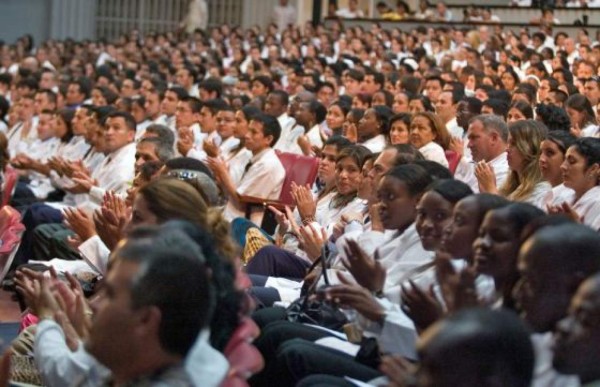 Elam gradúa a nuevos médicos hondureños