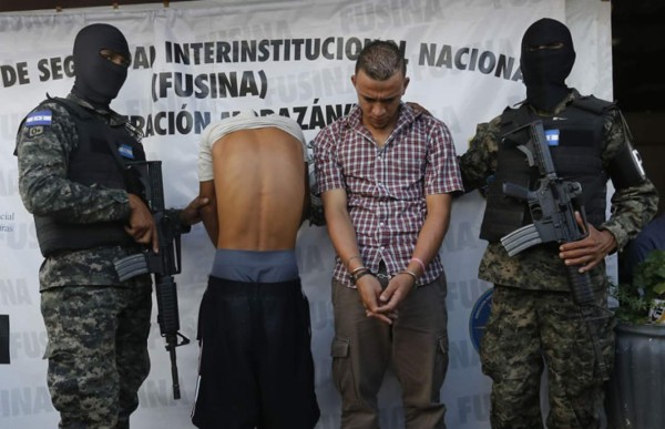 Arrestan a 2 supuestos sicarios en Tegucigalpa