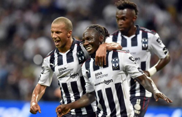 Monterrey goleó al Santos y Alberth Elis ingresó de cambio