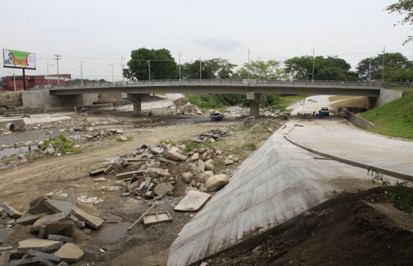 Con un mes de desfase habilitarán puente Los Alpes