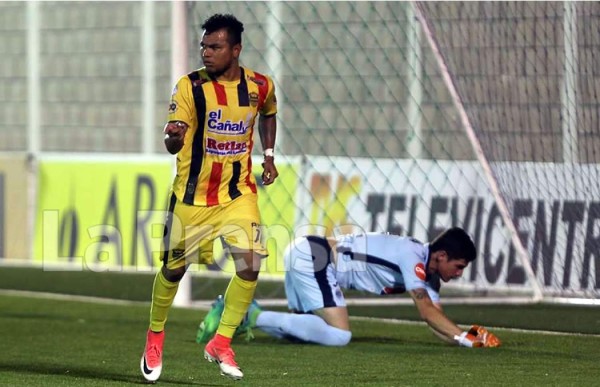 Real España acaba con el invicto del Motagua