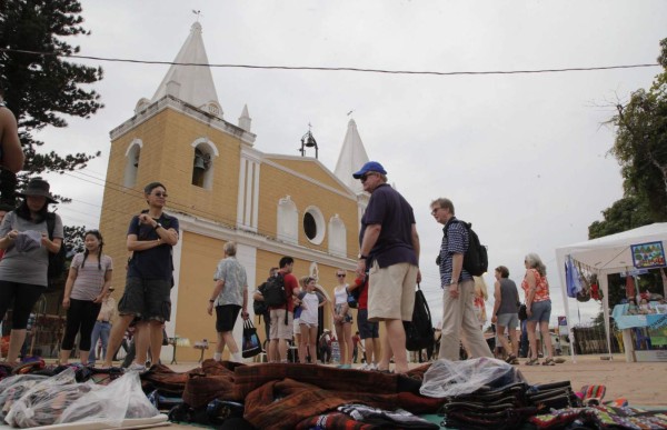 Honduras busca conexión directa con España para impulsar su turismo