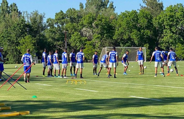 Algunos entre algodones: Honduras volvió a los entrenamientos de cara al duelo ante Costa Rica