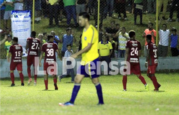 Agónica clasificación del Marathón a octavos de final de la Copa Presidente