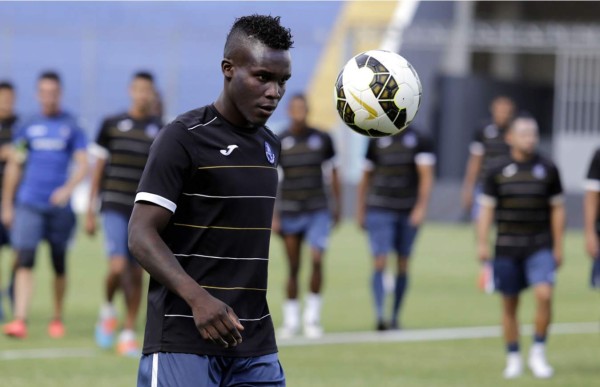 Rubilio Castillo volvería a ser suplente ante Platense