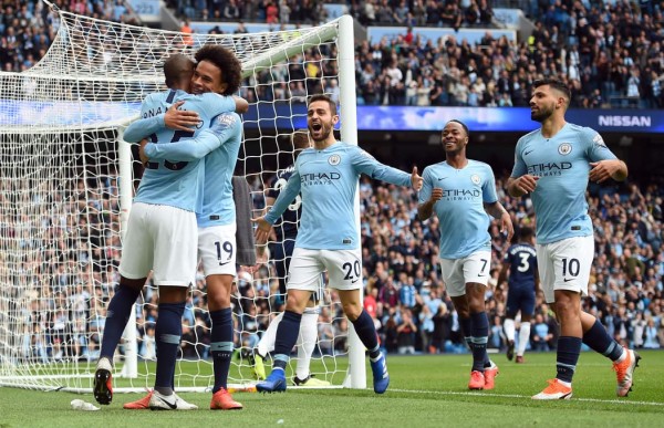 Manchester City golea al Fulham y sigue de cerca el liderato de la Premier League