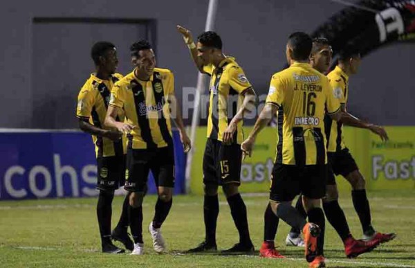 Real España vence al Juticalpa y escala al subliderato