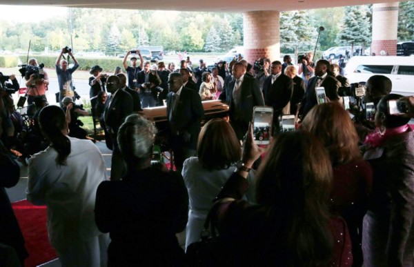 Aretha Franklin recibe homenajes en un grandioso funeral con seis horas de música