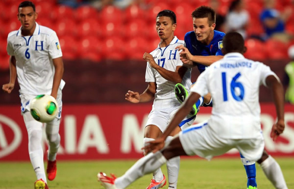 Honduras logra agónico empate y se acerca a octavos del Mundial