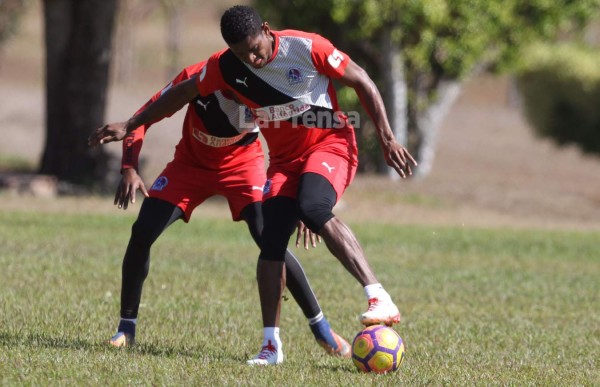 Carlo Costly se incorporó al Olimpia