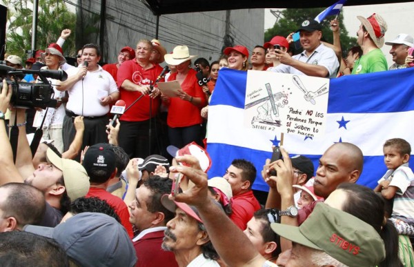 Trabajadores hondureños salen a las calles para exigir sus derechos