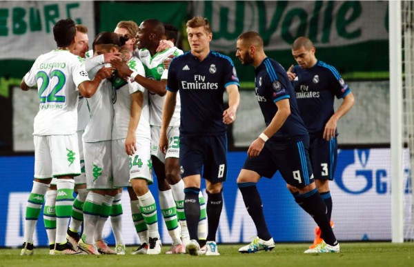 Wolfsburgo sorprende y deja contra las cuerdas al Real Madrid