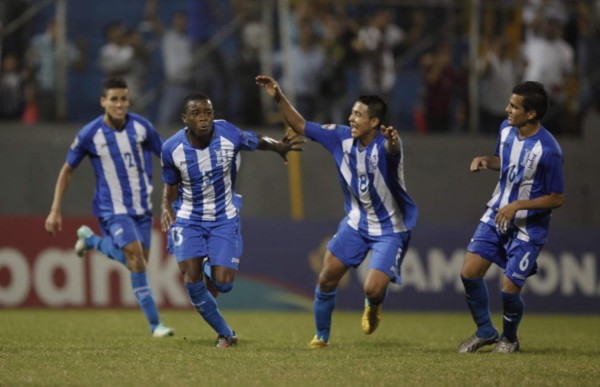 Honduras gana y se enfila hacia el Mundial de Chile