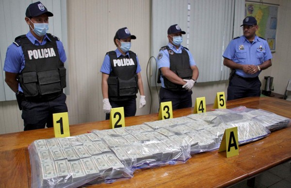 Encuentran 1.2 millones de dólares en en carro abandonado en Nicaragua