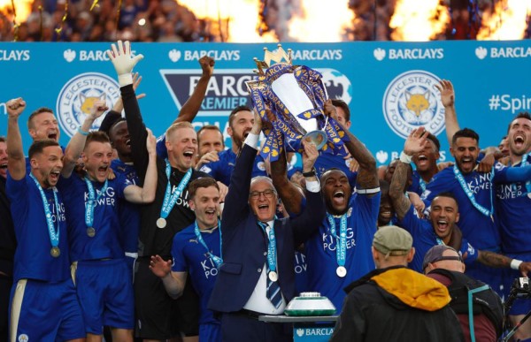 Leicester festeja su título de la Premier League con triunfo ante Everton
