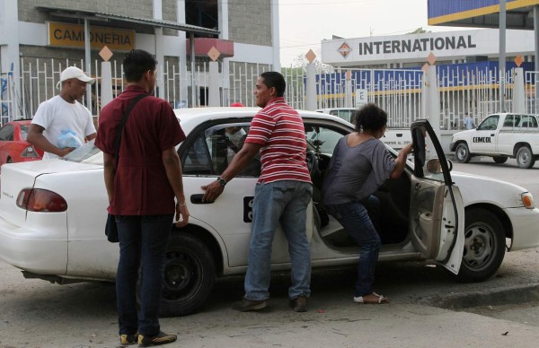 Por no pagar extorsión ultimaron a taxista