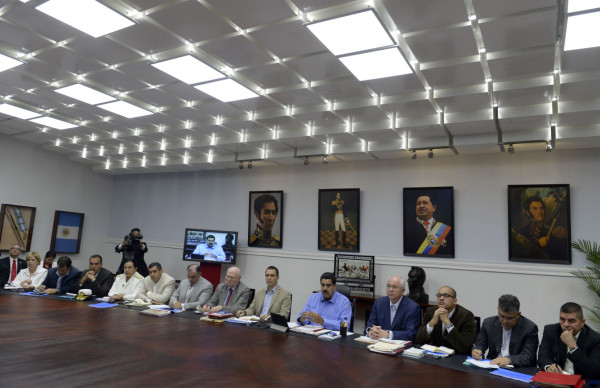 Maduro lanza nueva ofensiva económica en Venezuela