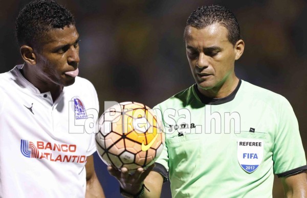 Video: El polémico gol de Costly ante Real España