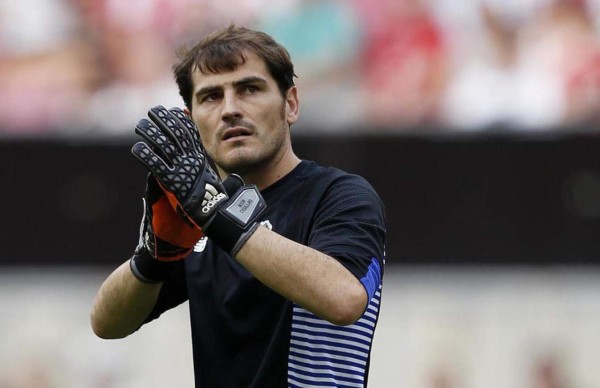 Futbolista le pidió perdón a Casillas por marcarle un doblete