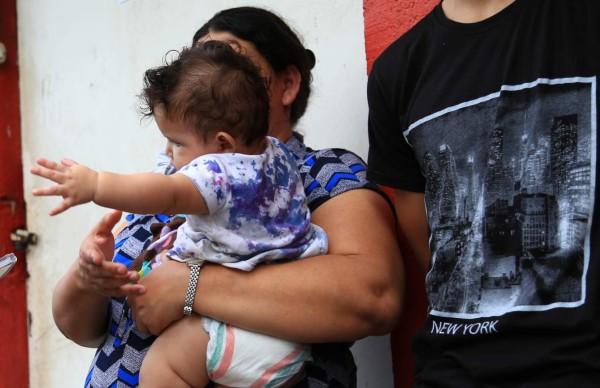 Llegan otros 155 niños deportados de México