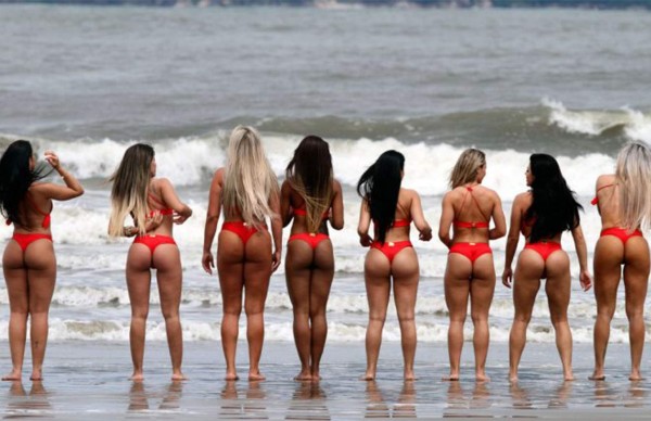 Las finalistas del Miss Bum Bum se destapan en la playa