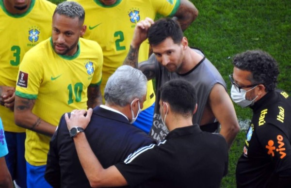 Messi explota en Brasil: 'Hace tres días que estamos acá, nos estaban esperando y ahora nos vamos”