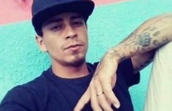 Sicarios en moto ultiman a un joven cuando salía de una canchita