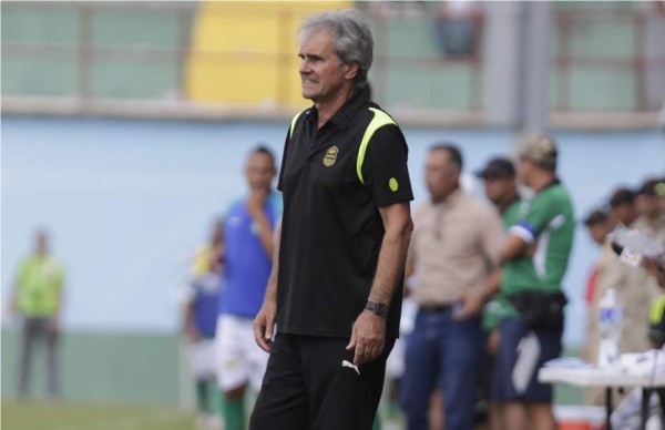 Zanabria: 'Nuestro problema pasa por la mitad de la cancha'