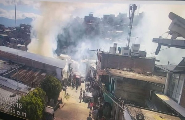 Se produce un incendio en la colonia La Laguna en Comayagüela