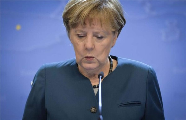 Merkel, consternada por el accidente, y en contacto con Rajoy y Hollande