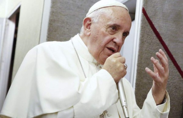 El papa pide solucionar crisis migratoria cubana en Centroamérica