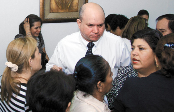 Rinden emotiva despedida al abogado Óscar Mejía