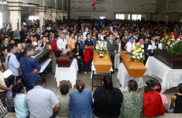 Choloma llora a muertos en accidente de bus