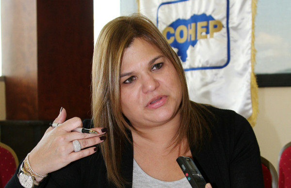 Cohep da visto bueno a Aline Flores para reelección en la presidencia del Cohep en Honduras
