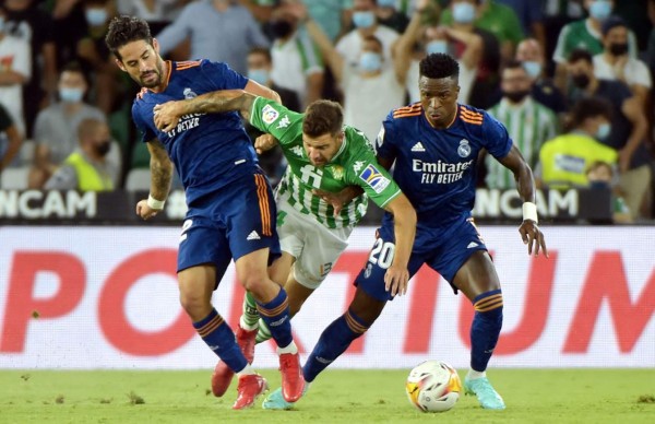 Real Madrid consigue un sufrido triunfo de visita contra Betis en la Liga Española