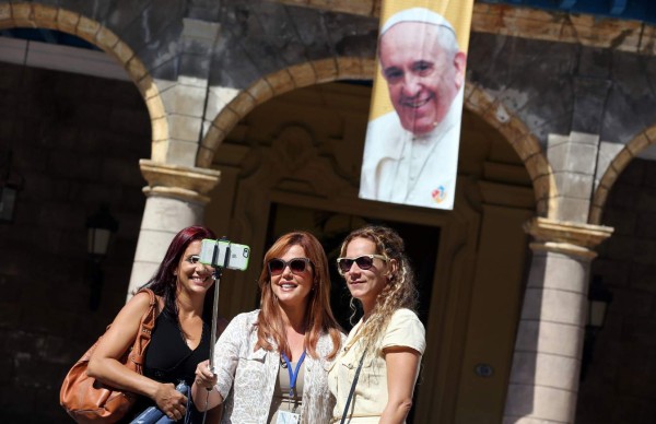 Histórico día para Cuba: recibe a Francisco, su mediador con EUA