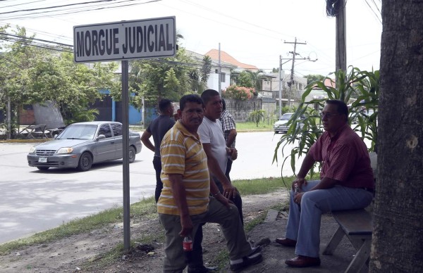 Hallan muerta a pareja en montaña de Puerto Cortés