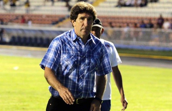 Héctor Vargas es ratificado en el banquillo del Olimpia