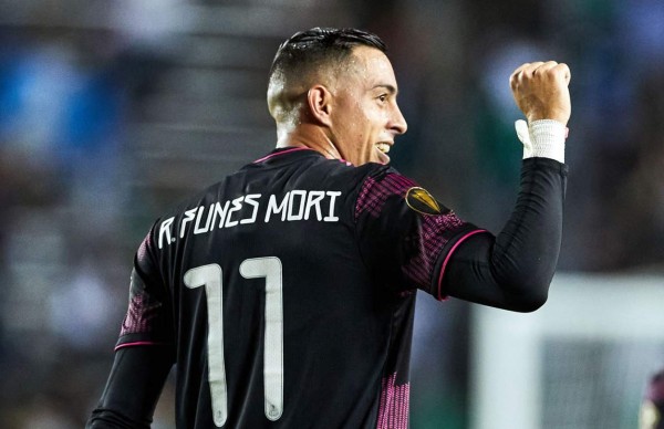 Rogelio Funes Mori se despachó con un golazo para estrenarse como goleador de México.