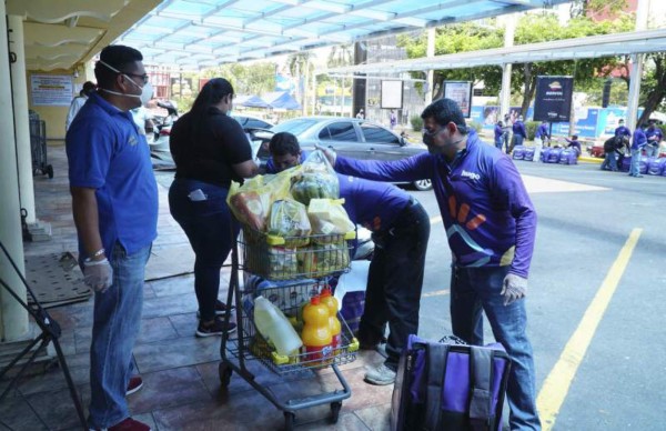 Analizan apertura de ventas a domicilio para restaurantes