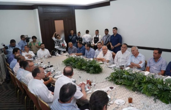 Empresarios plantean a presidente del Congreso preocupación por aumento del Presupuesto