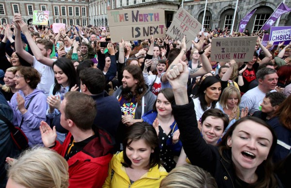 Prensa destaca golpe a Iglesia católica tras el sí al aborto de Irlanda